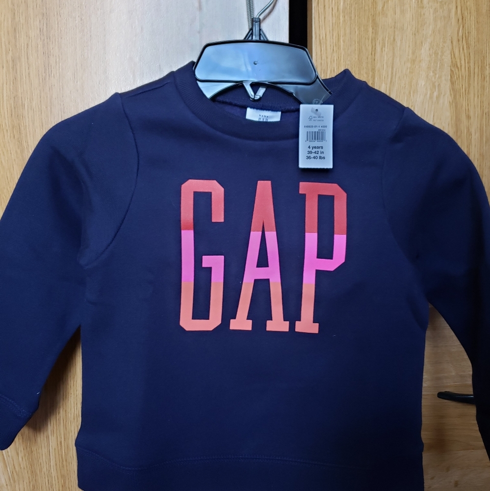 Sweatshirt girl